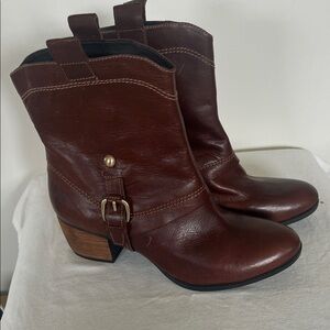 Clarks Chestnut Leather Heeled Boots